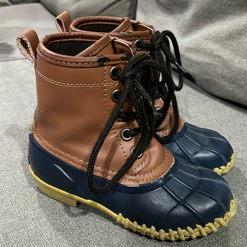 Khombu Tan Blue Duck Boot Ankle Booties  Thermolite rain or snow boot